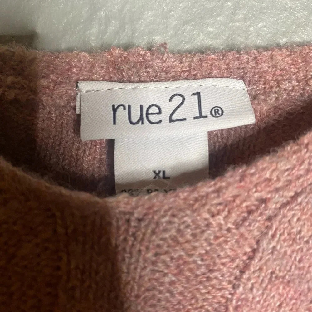 Pink Rue21 cropped sweater (E7) - Picture 2 of 3